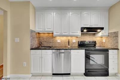 90 James St, Parsippany, NJ 07950 - Photo 23