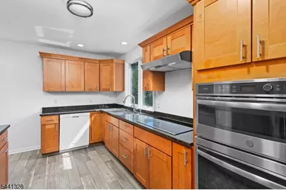 200 Baker St, Dover, NJ 07801 - Photo 5