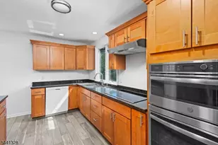 200 Baker St, Dover, NJ 07801 - Photo 5