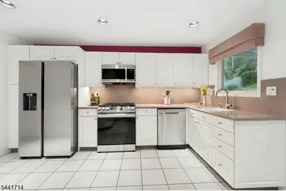 350 Greenbrier Ct, Mountainside, NJ 07092 - Photo 15