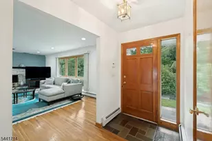 350 Greenbrier Ct, Mountainside, NJ 07092 - Photo 7