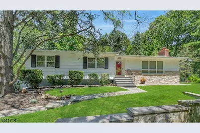350 Greenbrier Ct, Mountainside, NJ 07092 - Photo 1