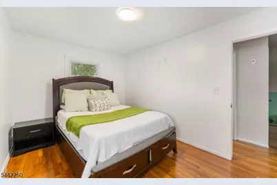 2798 Allen Ave, Union Township, NJ 07083 - Photo 17