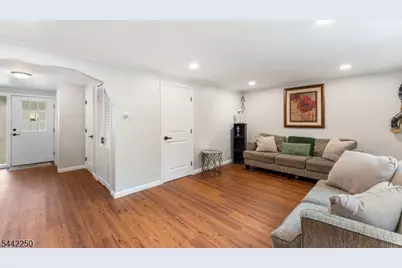 2798 Allen Ave, Union Township, NJ 07083 - Photo 11