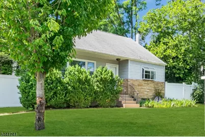 13 Allen St, Flemington, NJ 08822 - Photo 1