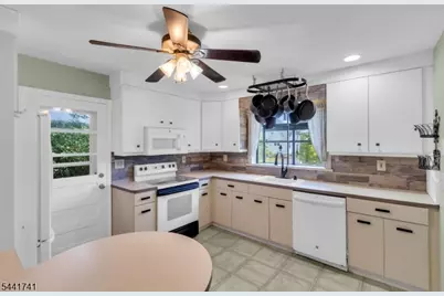 13 Allen St, Flemington, NJ 08822 - Photo 7