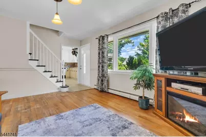 13 Allen St, Flemington, NJ 08822 - Photo 3