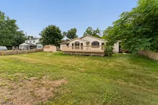 17 Schwinn Dr, Clark Township, NJ 07066 - Photo 25