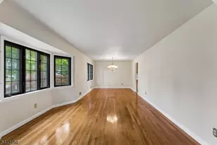 17 Schwinn Dr, Clark Township, NJ 07066 - Photo 5