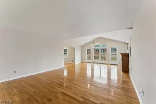 17 Schwinn Dr, Clark Township, NJ 07066 - Photo 7
