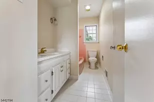 17 Schwinn Dr, Clark Township, NJ 07066 - Photo 15