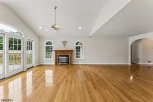 17 Schwinn Dr, Clark Township, NJ 07066 - Photo 9