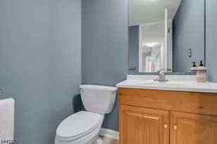 93 Driftwood Dr, Franklin Township, NJ 08873 - Photo 17