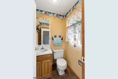 231-4 Grant Ave, Pompton Lakes, NJ 07442 - Photo 5