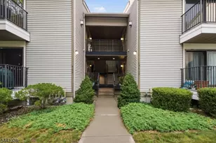 9 Sam Bonnell Dr, Union Township, NJ 08809 - Photo 3