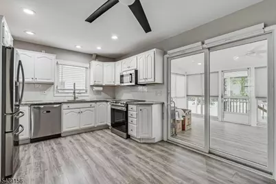 75 Fichter St, Bloomingdale, NJ 07403 - Photo 11