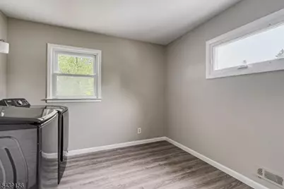 75 Fichter St, Bloomingdale, NJ 07403 - Photo 17