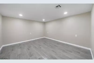 208 N 1st St, Paterson, NJ 07522 - Photo 29