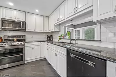 436 Myrtle Ave, Garwood, NJ 07027 - Photo 11