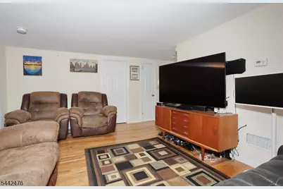 45 Webster St, Ridgefield, NJ 07660 - Photo 21