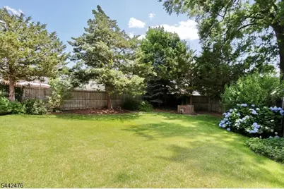 45 Webster St, Ridgefield, NJ 07660 - Photo 37