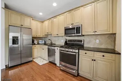 509 Binghampton Ln, Livingston, NJ 07039 - Photo 17