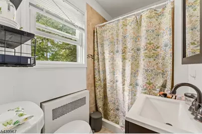 611 Sheridan Ave, Roselle, NJ 07203 - Photo 17