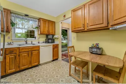245 Nuthatch Ct, Readington, NJ 08887 - Photo 5
