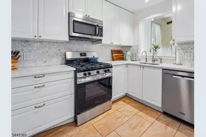 17 Princeton St, Nutley, NJ 07110 - Photo 9