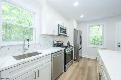 730 Plainfield Ave, Berkeley Heights Township, NJ 07922 - Photo 9