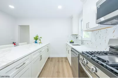 730 Plainfield Ave, Berkeley Heights Township, NJ 07922 - Photo 7