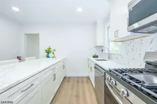 730 Plainfield Ave, Berkeley Heights Township, NJ 07922 - Photo 7