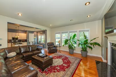 14 Bluffs Ct, Hamburg, NJ 07419 - Photo 9