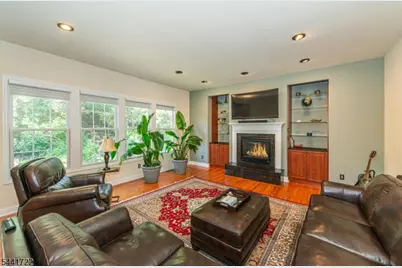 14 Bluffs Ct, Hamburg, NJ 07419 - Photo 11