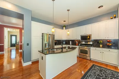 14 Bluffs Ct, Hamburg, NJ 07419 - Photo 5