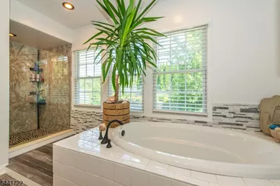 14 Bluffs Ct, Hamburg, NJ 07419 - Photo 17