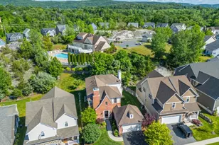 14 Bluffs Ct, Hamburg, NJ 07419 - Photo 1