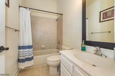 14 Bluffs Ct, Hamburg, NJ 07419 - Photo 17