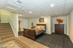 14 Bluffs Ct, Hamburg, NJ 07419 - Photo 31