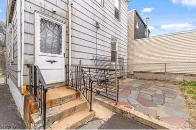 92 S Devine St, Newark, NJ 07106 - Photo 23