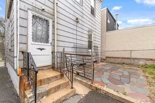 92 S Devine St, Newark, NJ 07106 - Photo 23