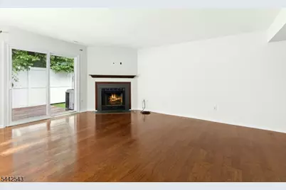 6 Crestwood Common, Scotch Plains Township, NJ 07076 - Photo 9