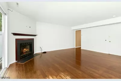 6 Crestwood Common, Scotch Plains Township, NJ 07076 - Photo 5