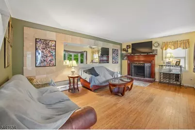 72 Lake Dr East, Wayne, NJ 07470 - Photo 5