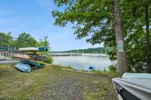 72 Lake Dr E, Wayne, NJ 07470 - Photo 33