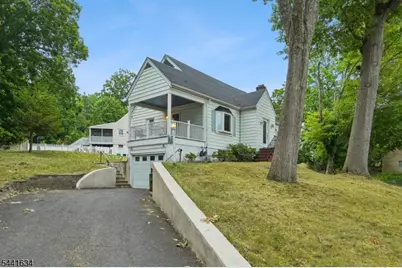 72 Lake Dr East, Wayne, NJ 07470 - Photo 3
