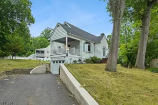 72 Lake Dr E, Wayne, NJ 07470 - Photo 3