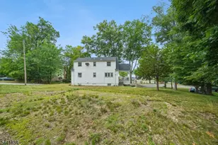 72 Lake Dr E, Wayne, NJ 07470 - Photo 27