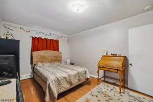 72 Lake Dr E, Wayne, NJ 07470 - Photo 15