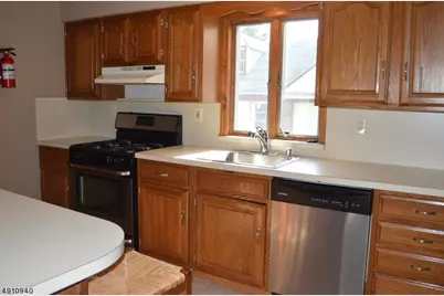 207 N 16th St, Kenilworth, NJ 07033 - Photo 5